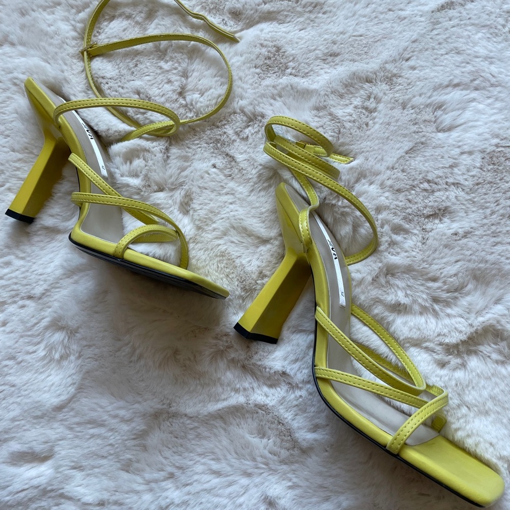 Heels tie around ankle